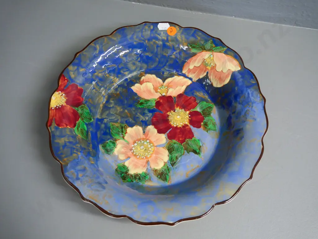 Royal Doulton hand-painted floral shallow bowl Diameter 300 Image 1++
