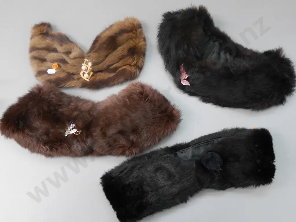 fur collars and bow with costume jewellery brooches Image 1++