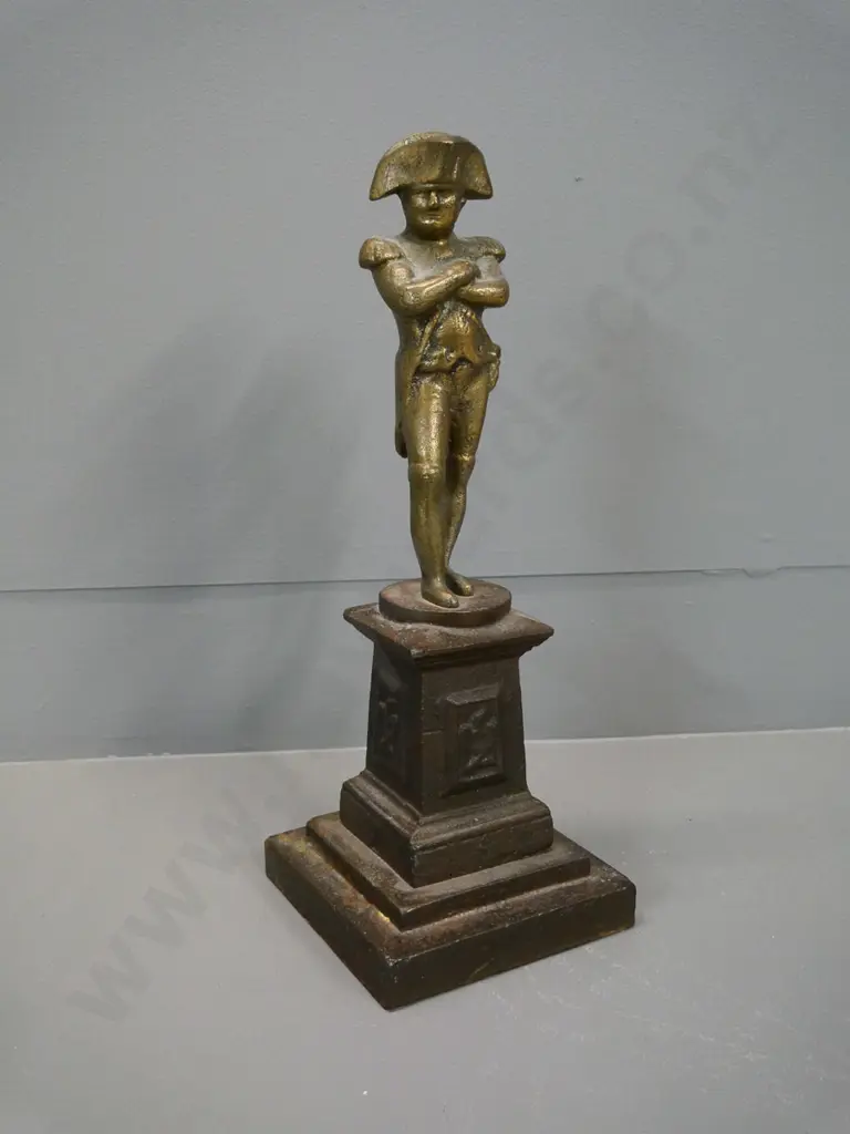 heavy cast brass statuette on brass base H-350 W-125 D-125 Image 1++
