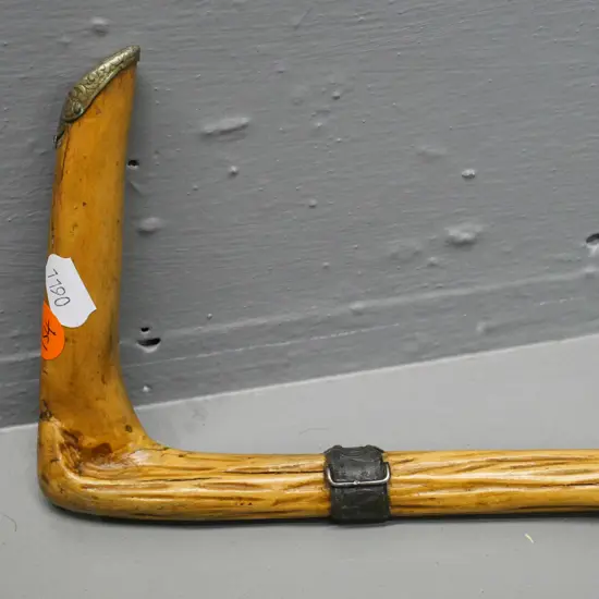 timber walking stick with sterling silver buckle-motif band L-850