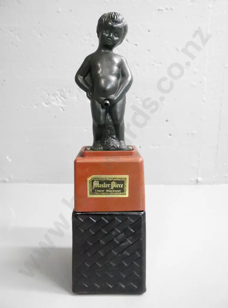 retro plastic & coloured glass Masterpiece liquor dispenser with peeing boy figure H-335 Image 1++