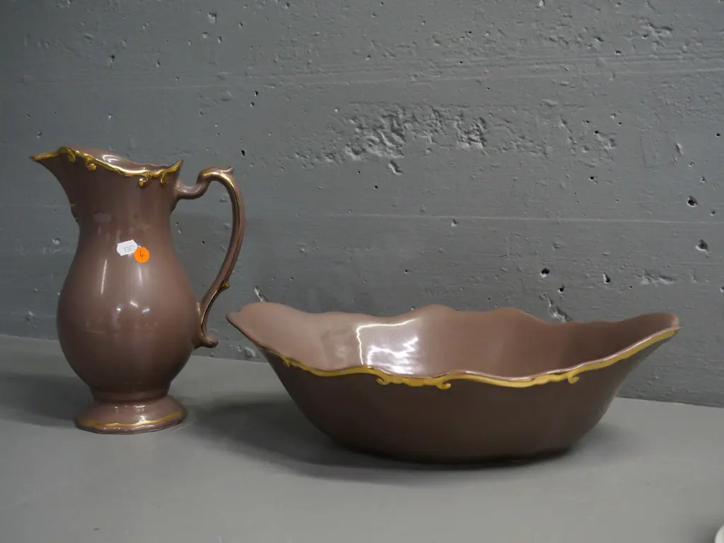 2 Royal Winton items - large brown and gold jug H-260 and a fruit bowl Image 1++