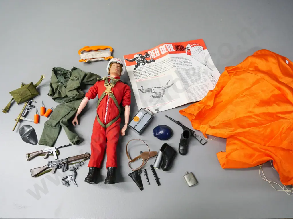 Action Man Red Devil edition figure with parachute, numerous accessories, etc. Image 1++