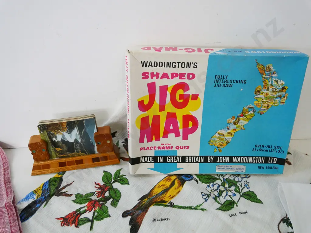 New Zealand souvenir table cloth, jigsaw puzzle, card holder, and 6 tea towels Image 1++
