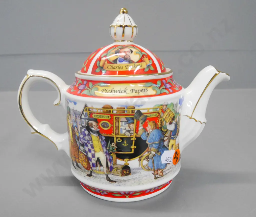 Sadler Charles Dickens, Pickwick Papers teapot Image 1++