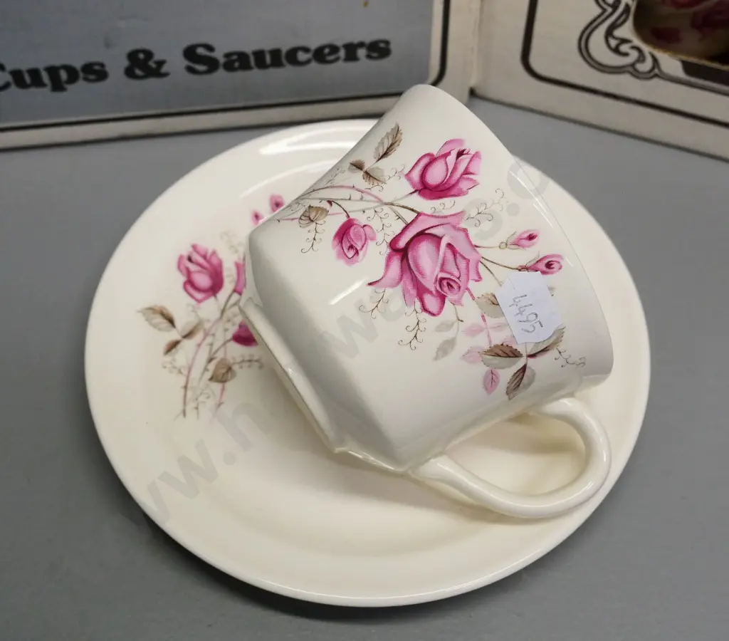 2 as-new sets of 4 Crown Lynn rose pattern cups & saucers in original boxes Image 1++