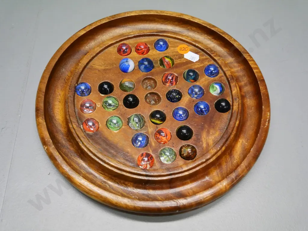 vintage carved wood game board with assorted colour marbles - Diameter 250 Image 1++