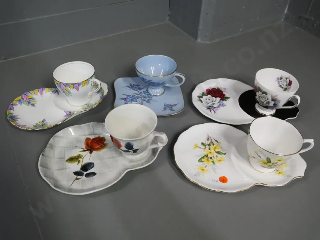 5 china tennis sets - Queen Ann, James Kent, Bell and 1 Royal Albert Image 1++