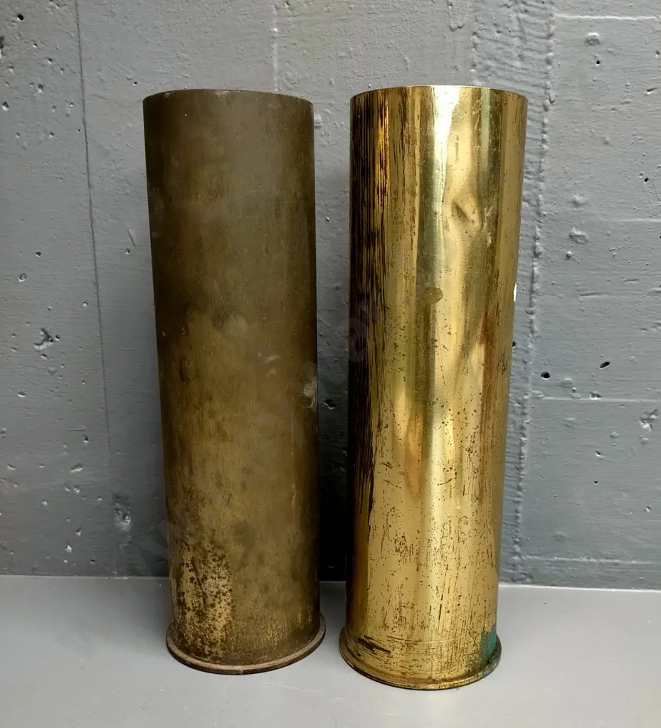 2 brass shell case vases H-370 Image 1++