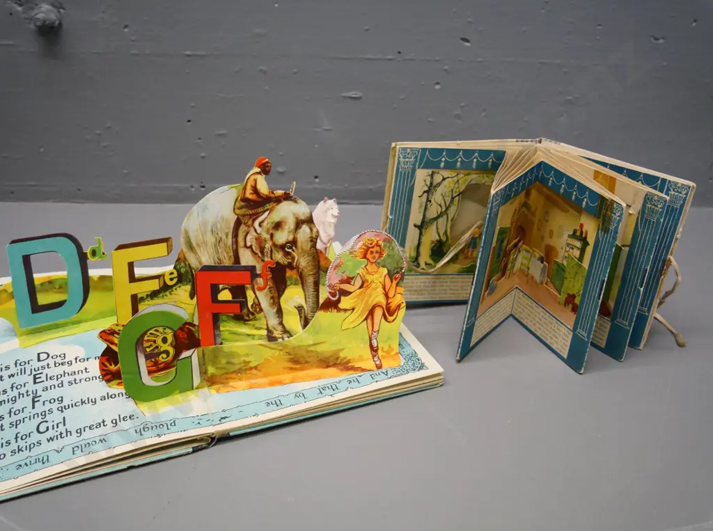 3 vintage chldren's books - pop-up alphabet, peep-show Goldilocks and 1951 edition House at Pooh Corner Image 1++