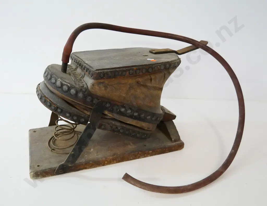 vintage wood and leather bellows H-300 L-500 W-230 Image 1++