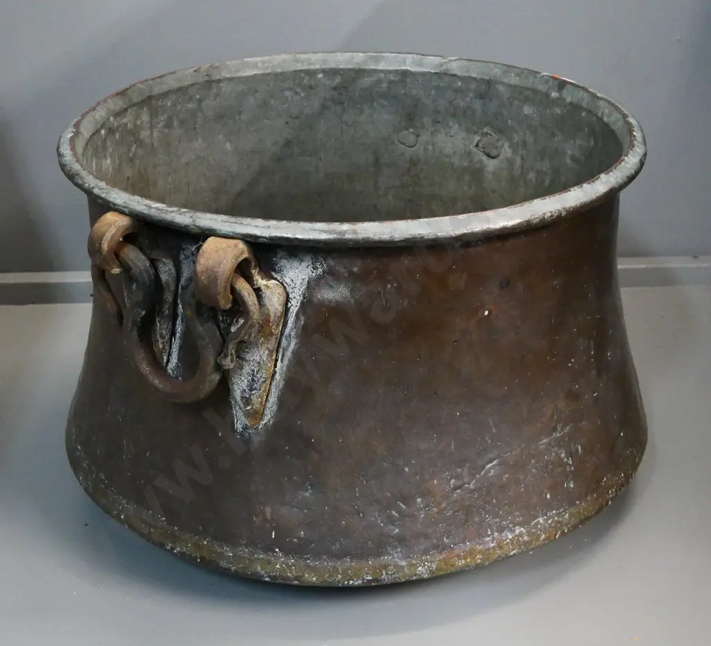 large beaten copper bin or cauldron with 2 cast metal drop handles H-310 D-470 Image 1++