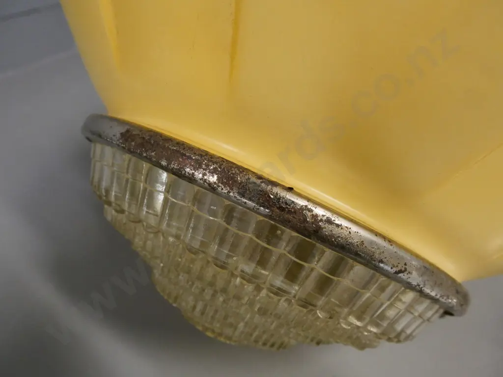 cream mottled glass light shade with chrome fittings and clear insert - pitting & corrosion to chrome H400 D300 Image 1++