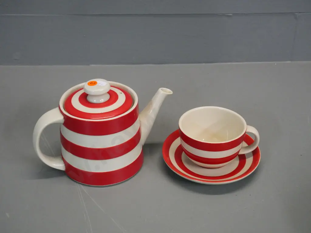 Red Cornish Ware items - teapot, cup & saucer Image 1++