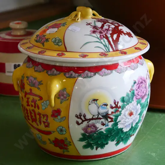 Asian cover pot with spider knob H-230 Diam-200