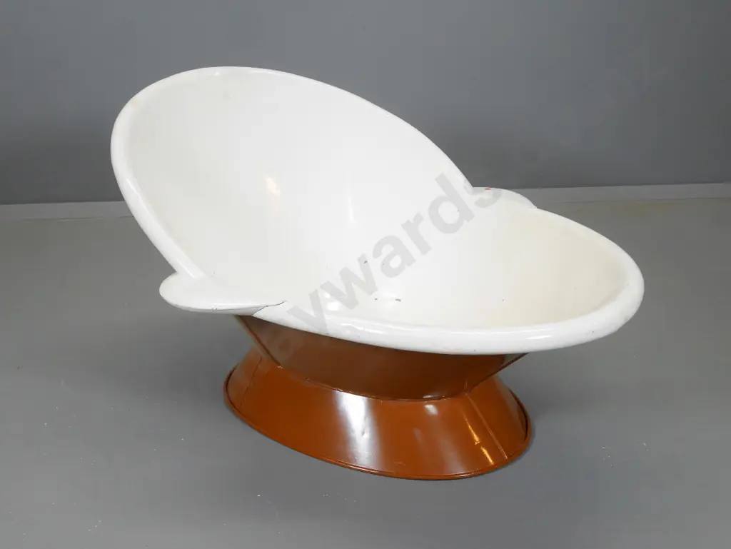 vintage tin bath - some scratches to interior finish H-520 W-760 L-940 Image 1++