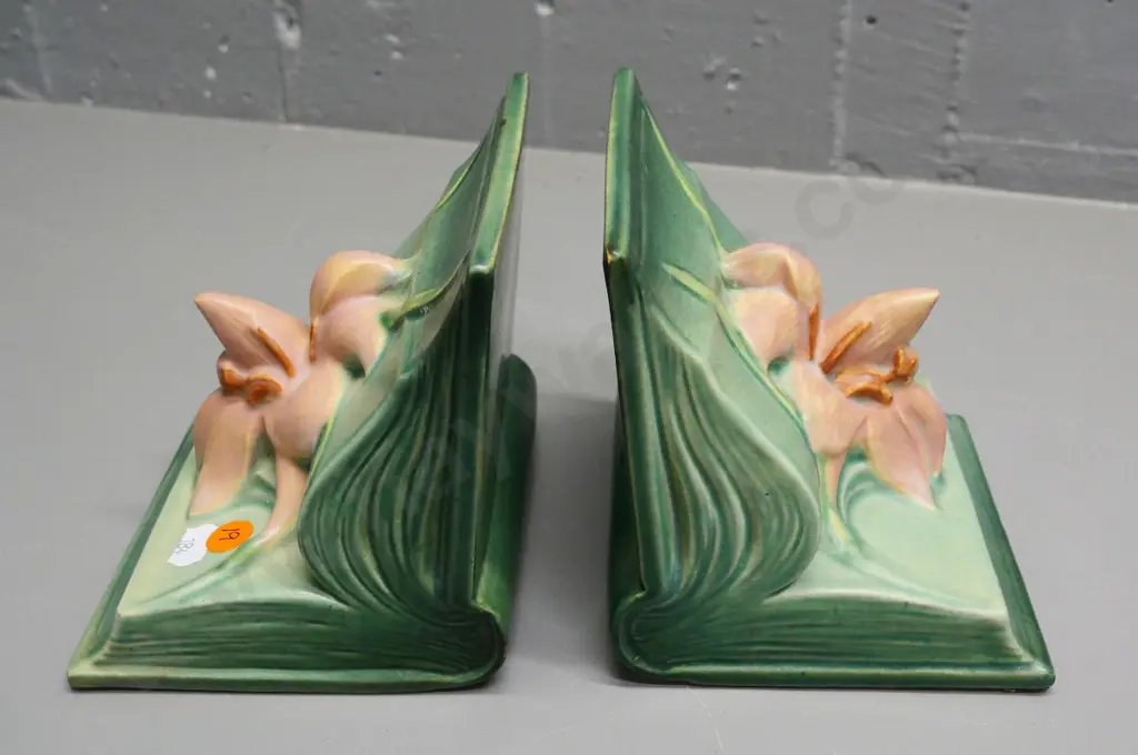 pair of Roseville Pottery USA orchid motif book-ends H-130 W-110 D-130 Image 1++