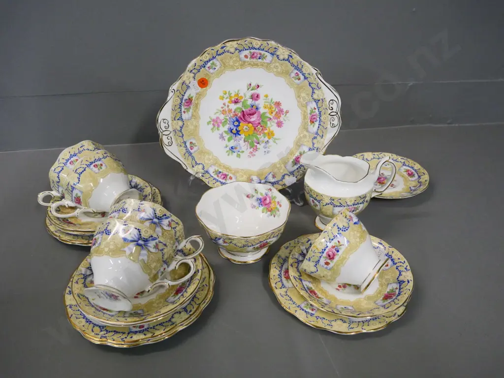Royal Albert Valentine part tea set - only 5 trios plus spare saucer Image 1++