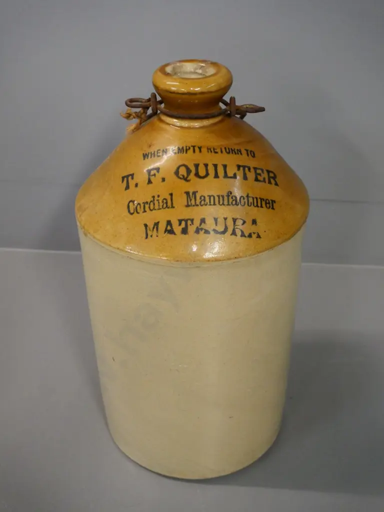 TF Quilter Mataura narrow-mouth stoneware crock with wire handle H-360 Diameter 200 Image 1++