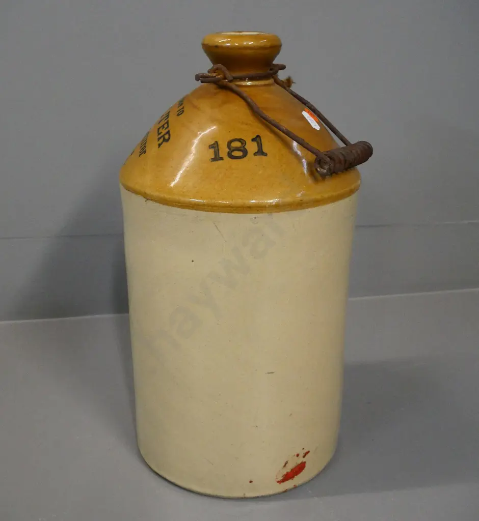 TF Quilter Mataura narrow-mouth stoneware crock with wire handle H-360 Diameter 200 Image 1++