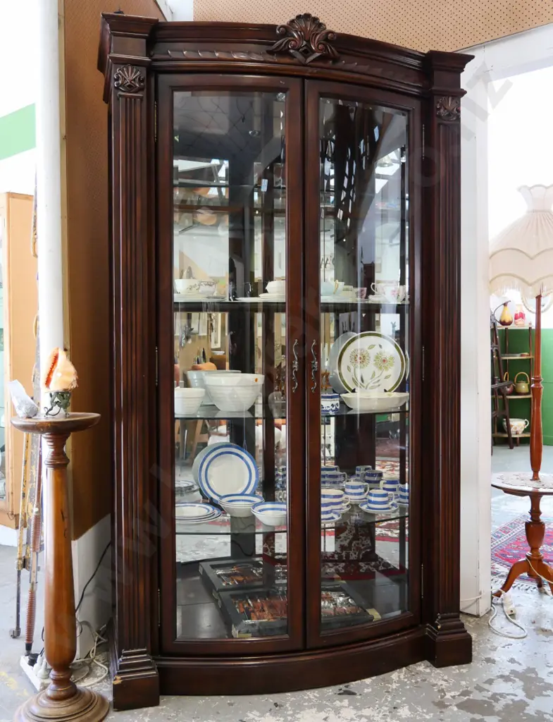 reproduction large mahogany 2-door illuminated display cabinet with 4 glass shelves H-2190 W-1280 D-510 Image 1++