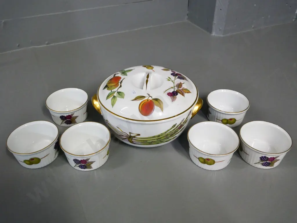 Royal Worcester Evesham - small casserole D-180 and 6 ramekins Image 1++