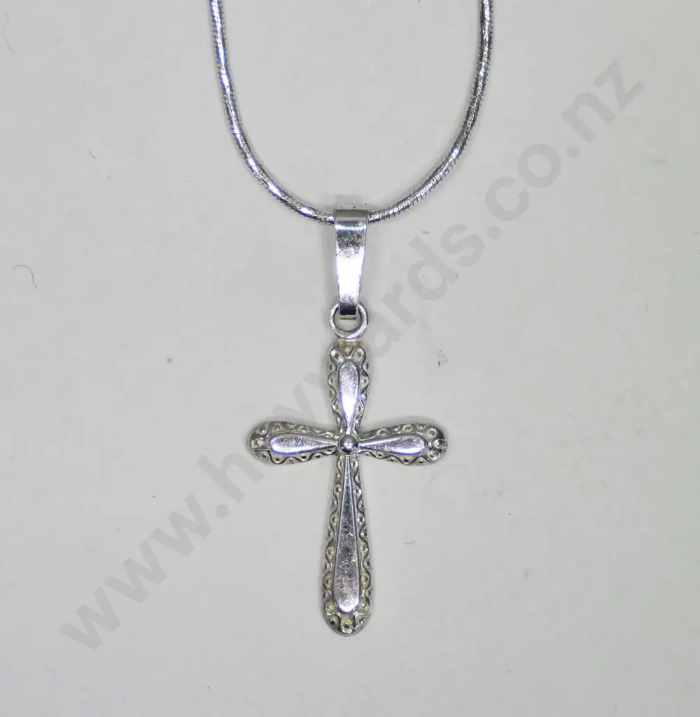 silver cross pendant chain stamped 925 Image 1++