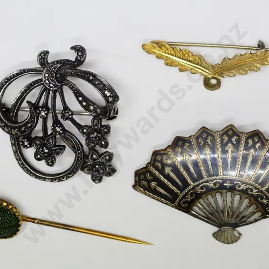 4 asstd brooches
