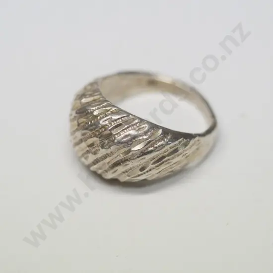 silver ring stamped 925