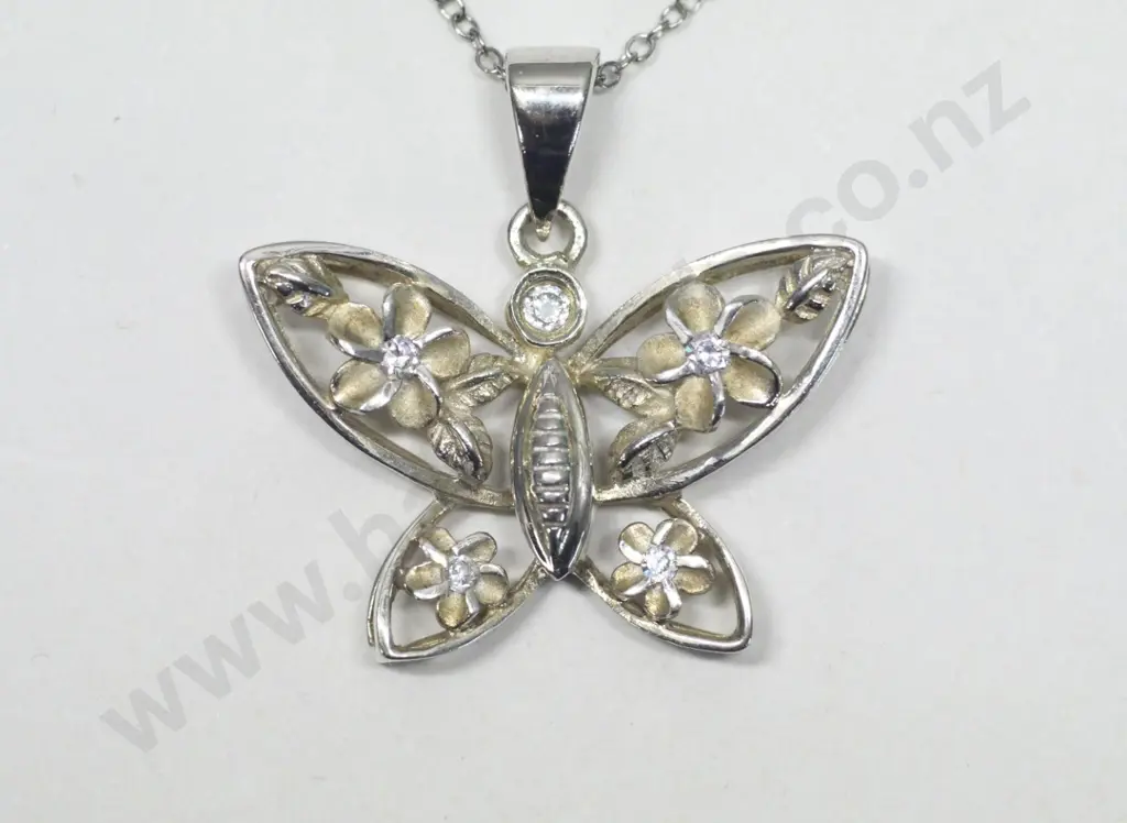 silver butterfly necklace stamped 925 Image 1++