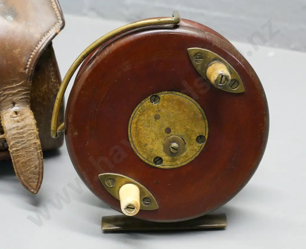 wood and brass fishing reel with horn or bone handles, leather case - no maker's marks - diameter 100 Image 1++