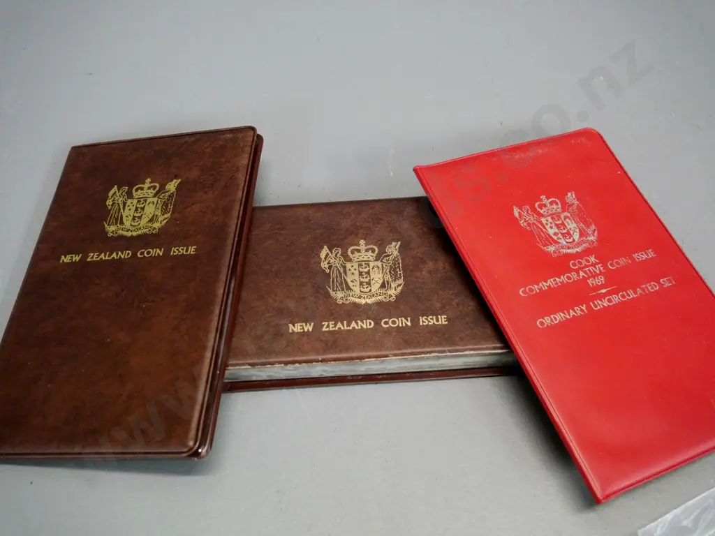 3 New Zealand cased collector coin sets - two 1981 Royal Visit and one 1969 Cook Commemorative Image 1++