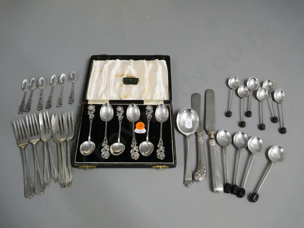 cased set of 6 sterling silver teaspoons, sterling knife, coffee bean spoons, and some plated ware items Image 1++