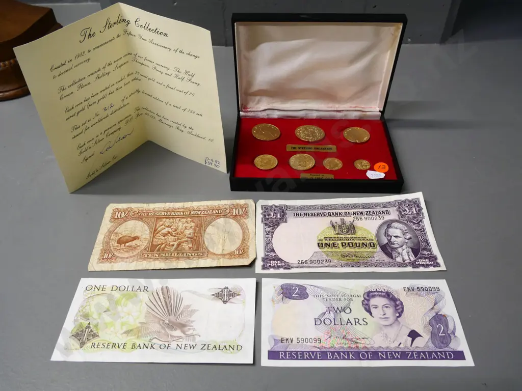 1982 cased "Sterling Collection" gold-plated pre-decimal coin set and 4 bank notes, pre & post decimal Image 1++