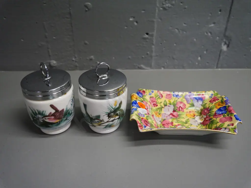 2 Royal Worcester bird theme egg coddlers and a Royal Winton All-Over-Floral sweet pea dish (chips) Image 1++