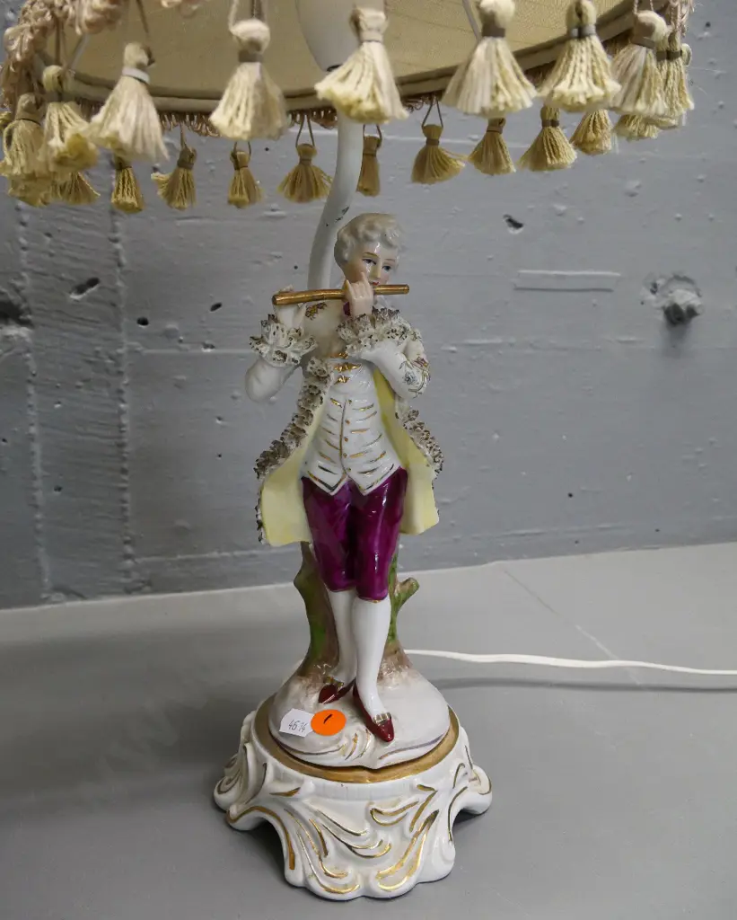 pair of Regency style figural table lamps with tasseled shades - H-520 Image 1++