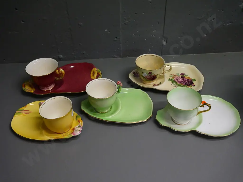 5 china tennis sets - 4 Royal Winton and 1 Royal Albert Image 1++