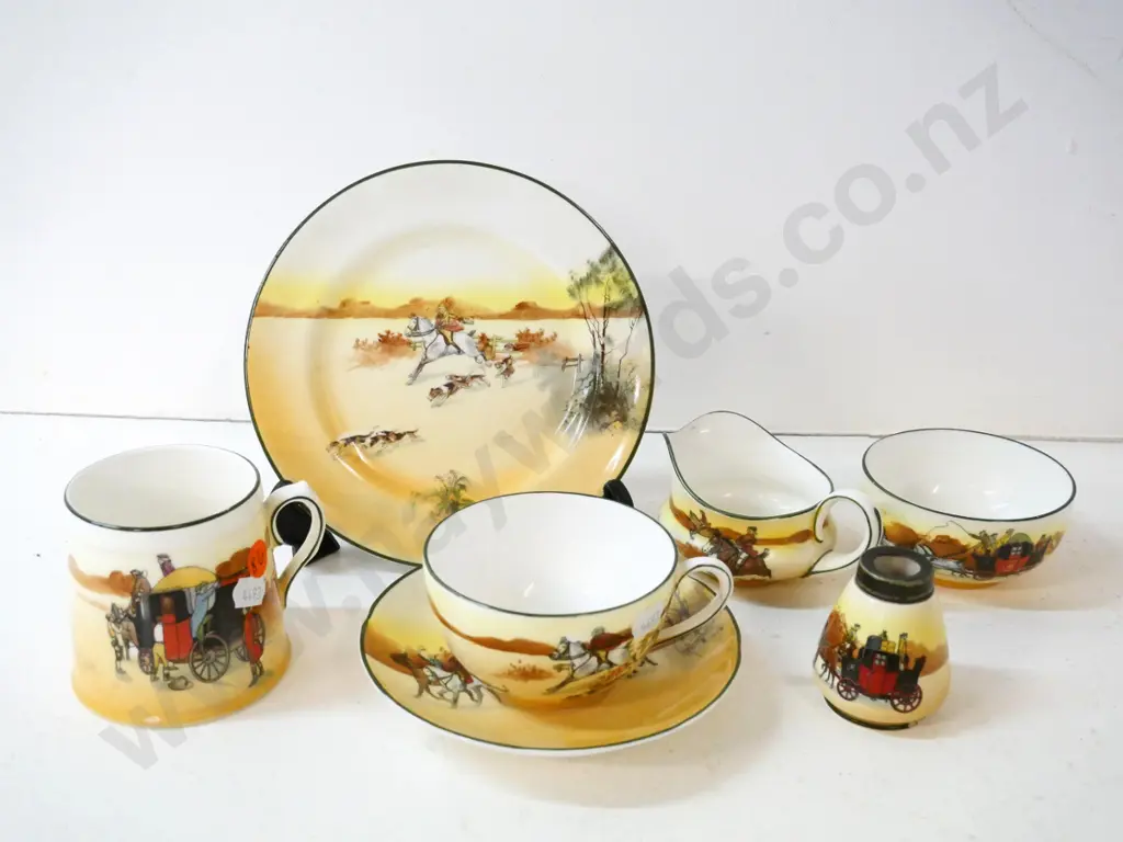 5 pieces Royal Doulton - 3 Coaching Days ware and 2 Hunting Scenes Image 1++