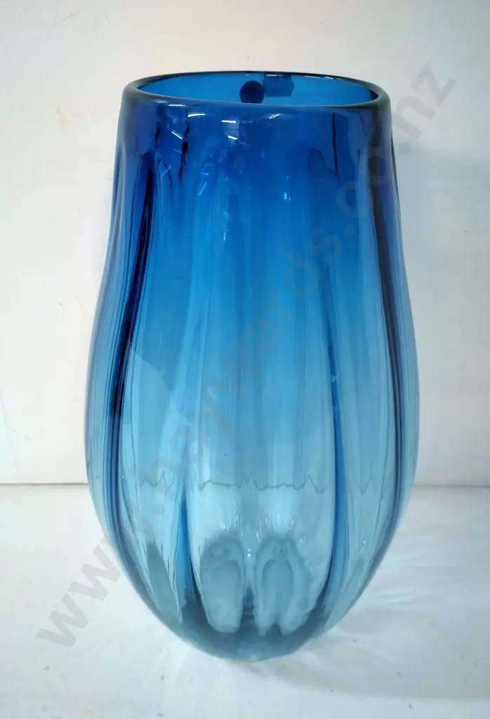 blue ribbed glass vase H-350 Image 1++