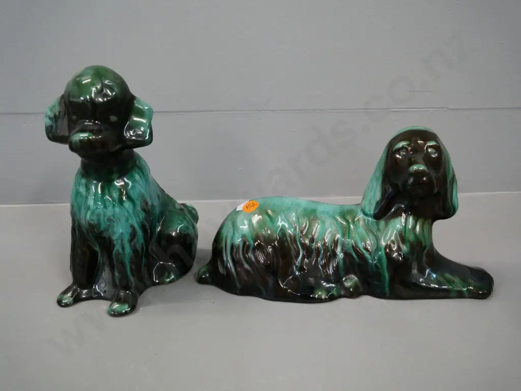 Blue Mountain pottery - 2 dog figures - poodle is H-200 L-140 Image 1++