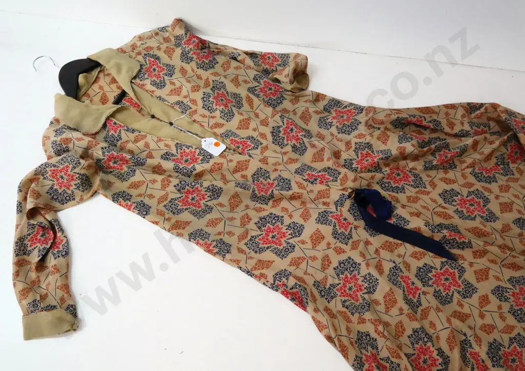 1920s style silk chiffon dress Image 1++