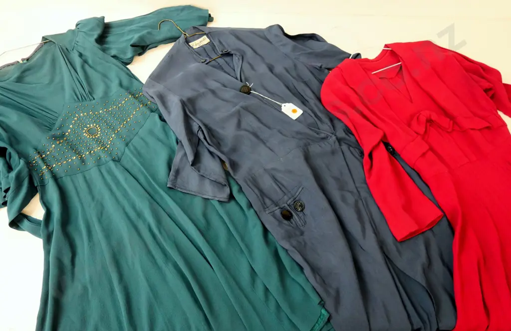 3 vintage crepe de Chine tea dresses Image 1++
