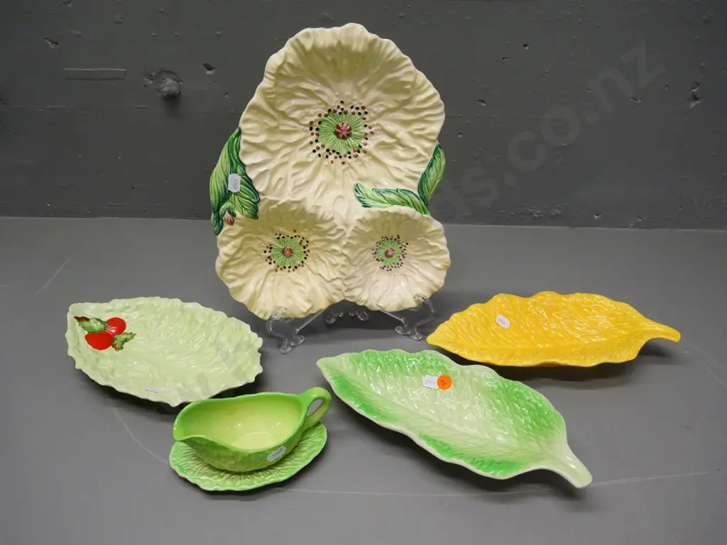 5 leaf design items - 3 Carlton Ware and 2 Empire - largest Carlton is L-300 W-260 Image 1++