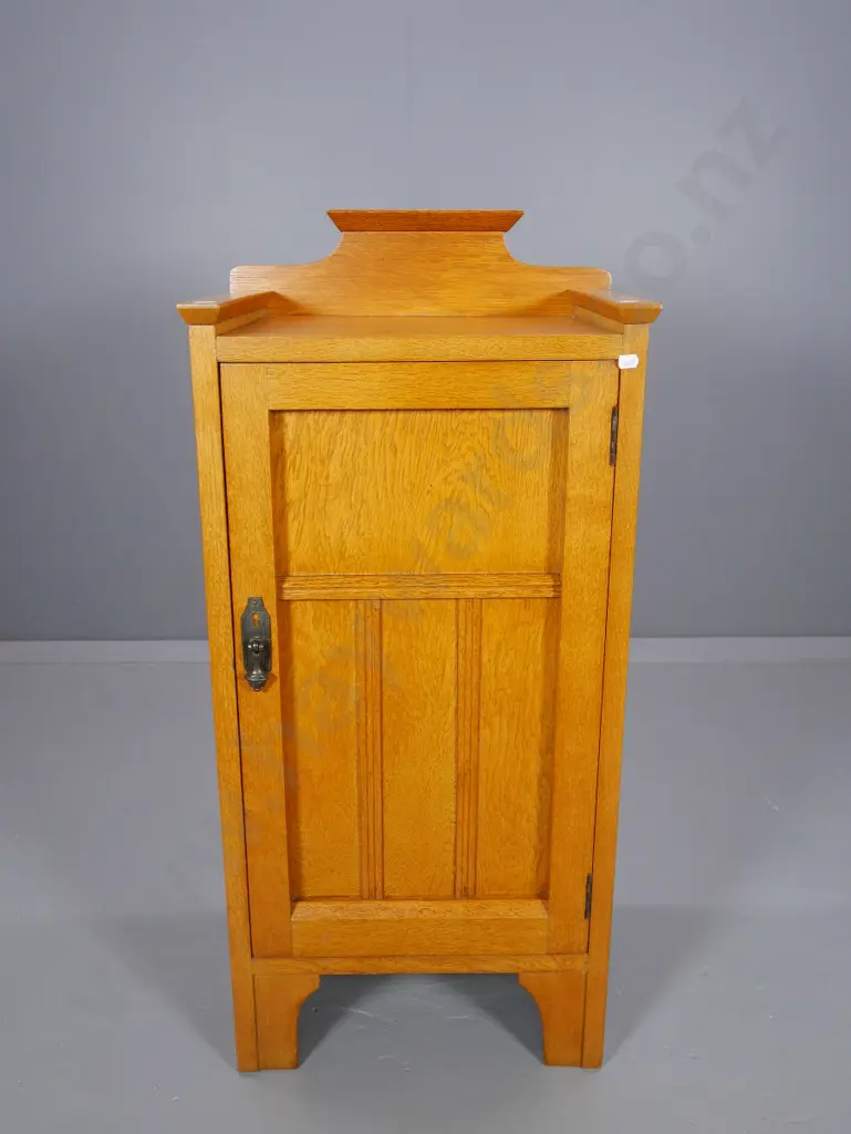 deco oak pot cupboard with upstand top, metal drop handle H-890 W-430 D-330 Image 1++