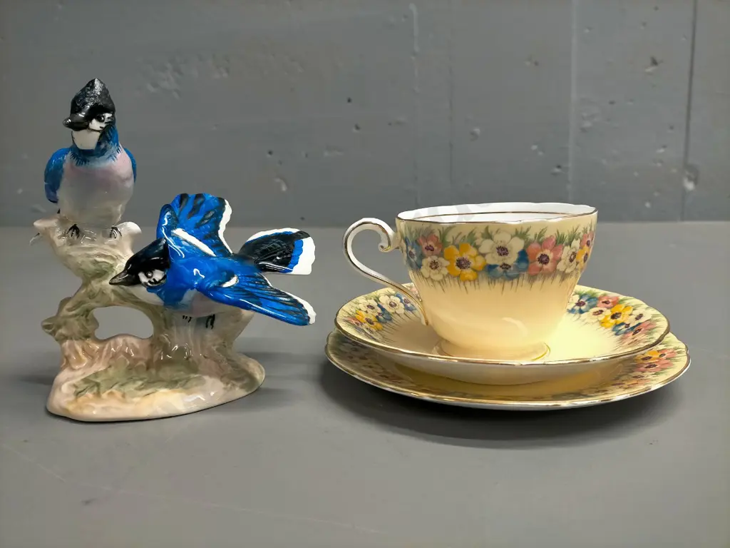 Aynsley trio, Beswick bluebirds figure Image 1++