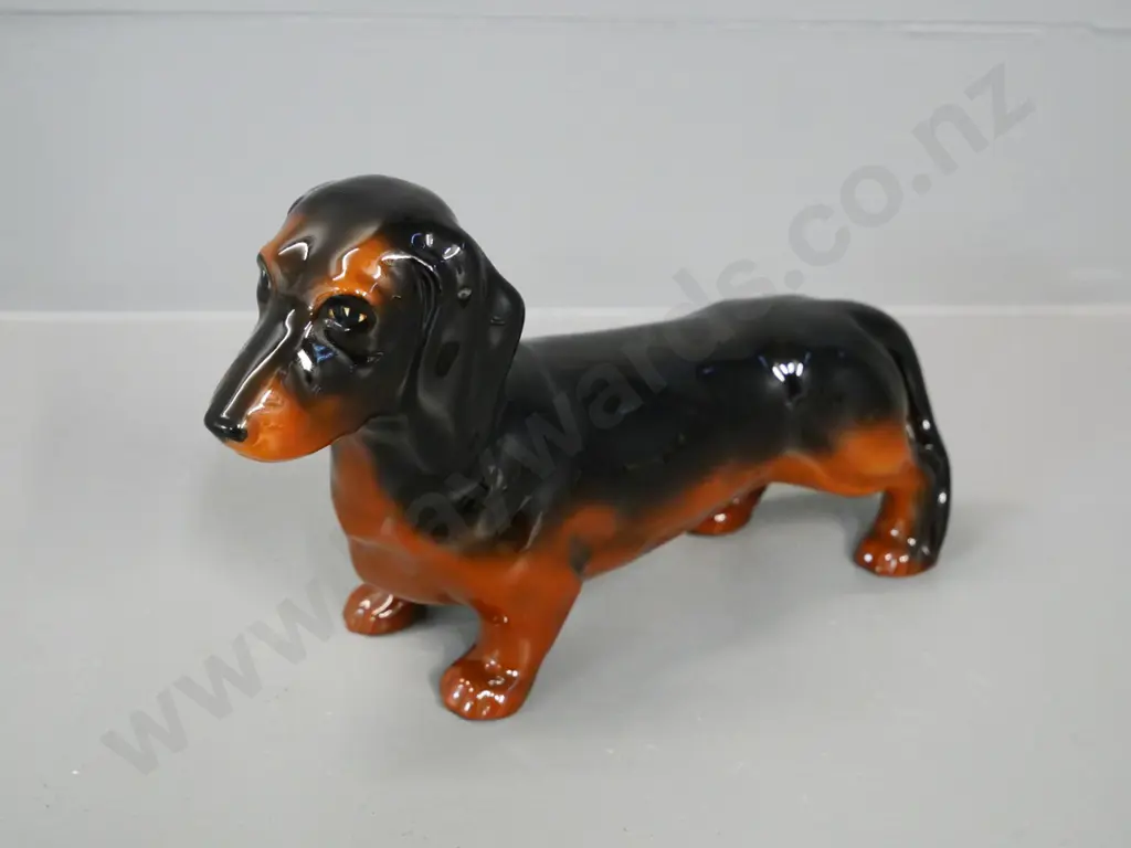 Dachsund dog figure, no maker's marks H-140 L-240 Image 1++