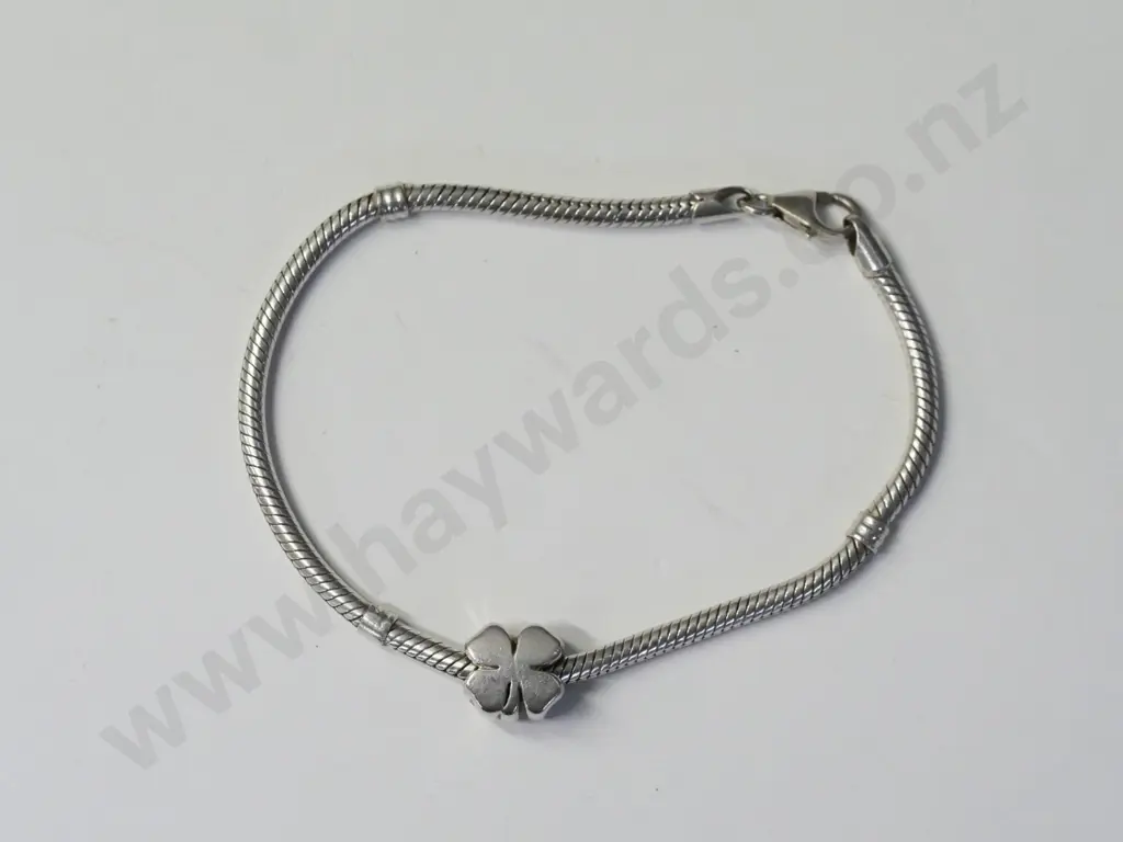 silver bracelet with flower stamped 925 Image 1++