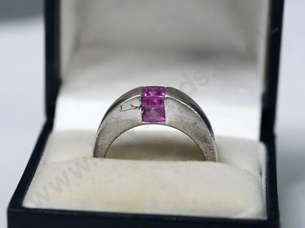 silver & pink tourmalne ring stamped 925 Image 1++