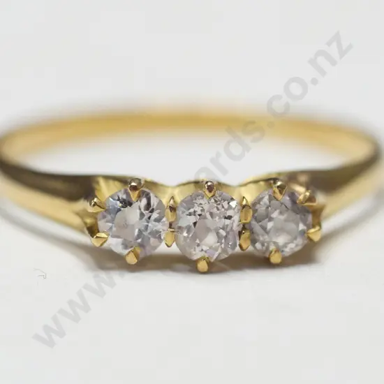 18ct 3 diamond ring