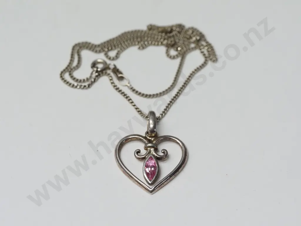 silver heart shaped pendant stamped 925 Image 1++